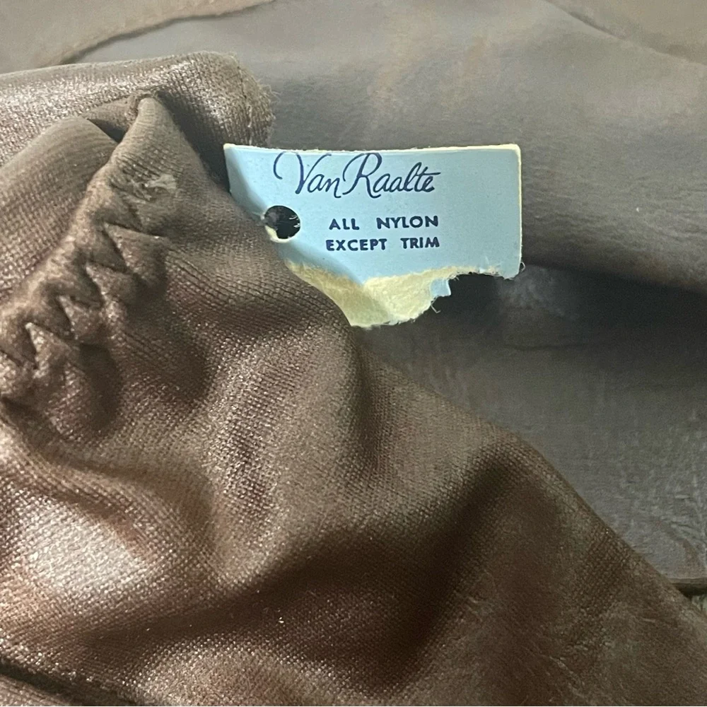 Van Raalte Vintage Ladies Nylon Wrist Length Gloves